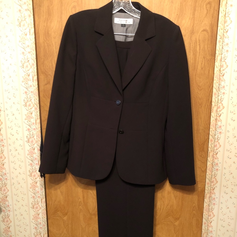 EUC Tahari Suit